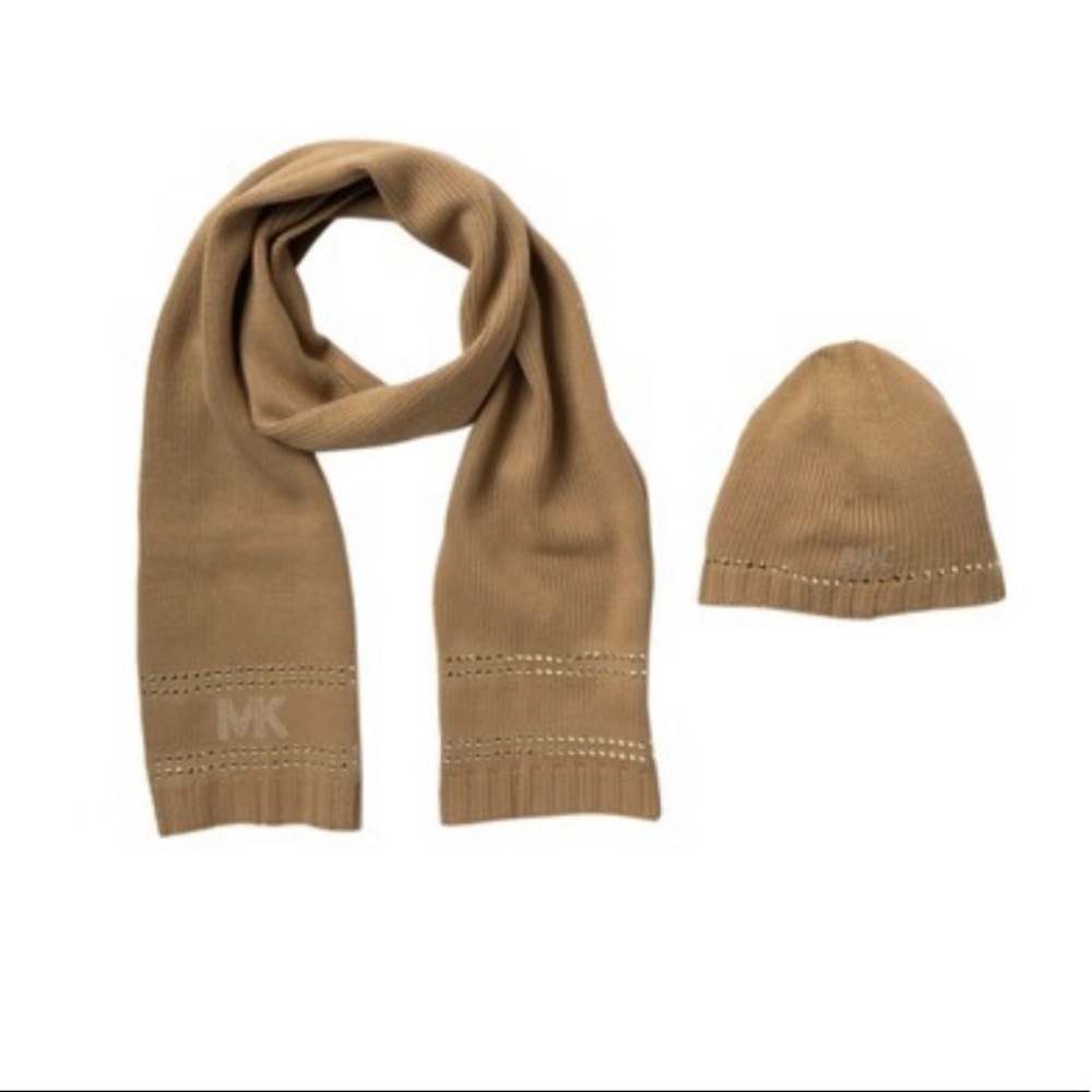 🆕MICHAEL KORS | Studded Scarf/Hat Set -Camel/Gold